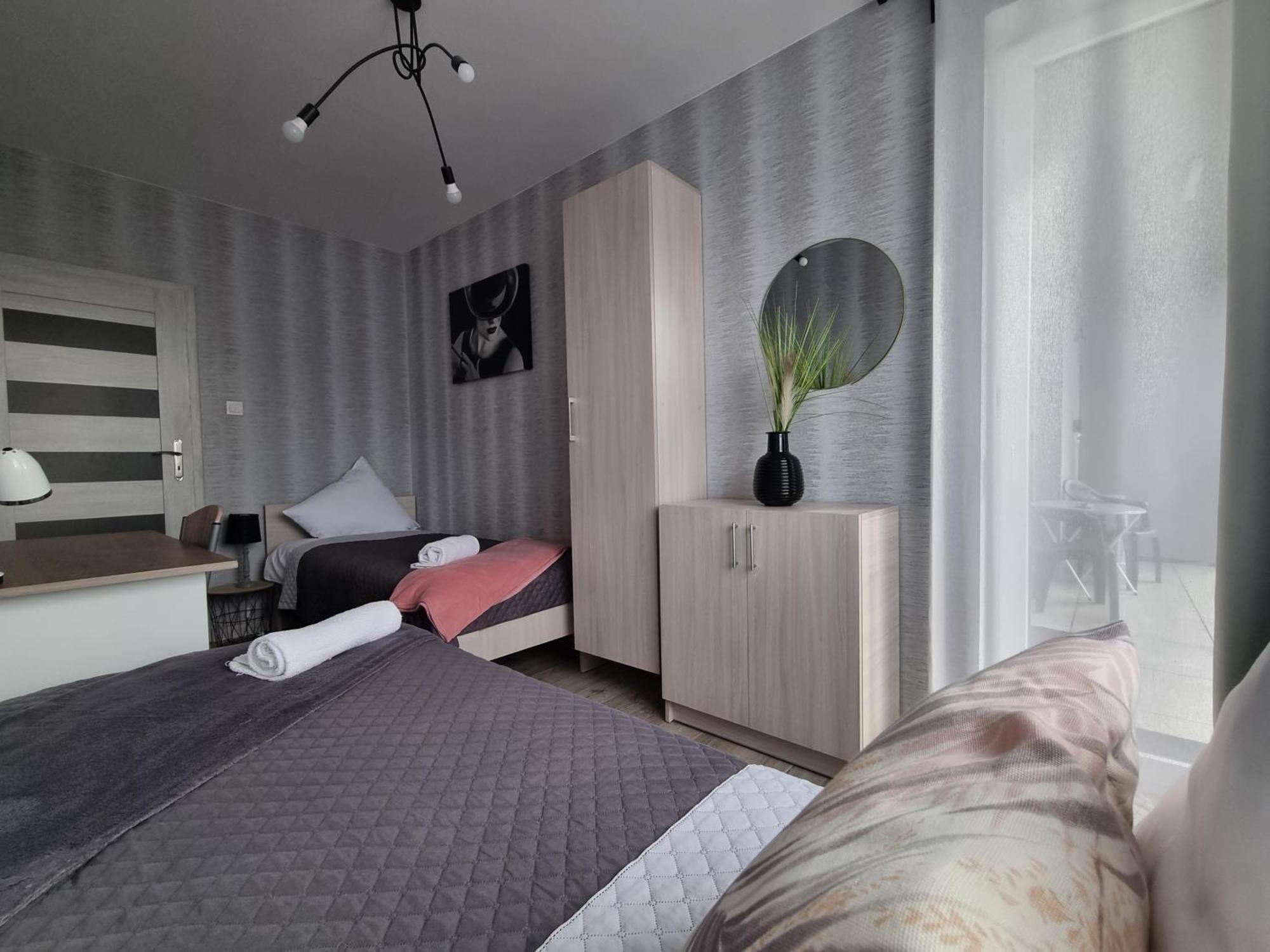Q Apart Grand - Klimatyzowane 3 Pokojowe Apartamenty Przy Manufakturze Z Garazem Gratis, Fv Lódź Exterior foto